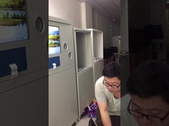 bottiglia di plastica che ricicla macchina